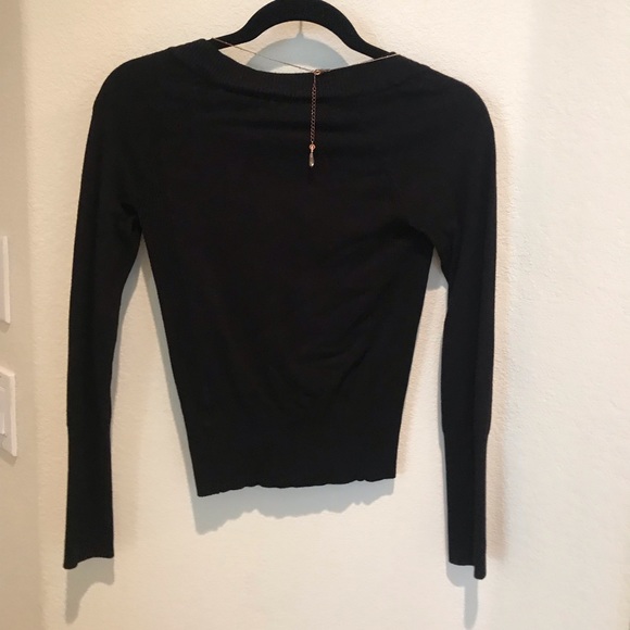 Black V-neck sweater - Picture 2 of 3